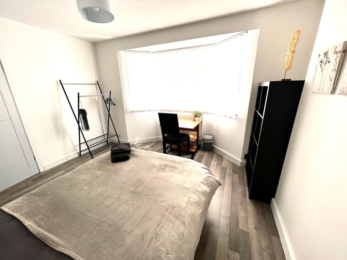 Modern Double Room With Fire Tv London Ngoại thất bức ảnh